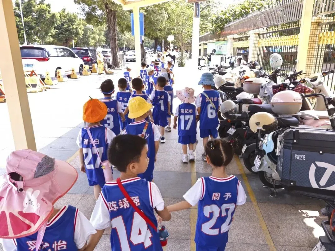 【校园联动】小小萌娃送祝福 暖心鼓劲迎中考 ——麻涌镇中心幼儿园走进“麻涌镇古梅第一中学”社区联动活动-第38张图片-四季读书网