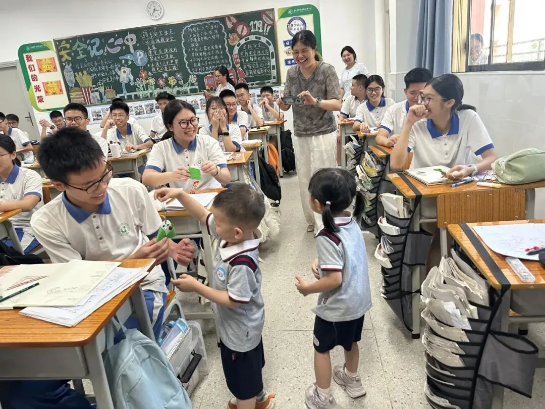 【校园联动】小小萌娃送祝福 暖心鼓劲迎中考 ——麻涌镇中心幼儿园走进“麻涌镇古梅第一中学”社区联动活动-第61张图片-四季读书网