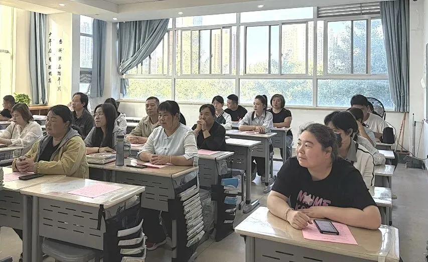 凝心聚力战中考 家校同心赴征程丨西安西京初级中学2026届中考冲刺家长会圆满举行-第17张图片-四季读书网 凝心聚力战中考 家校同心赴征程丨西安西京初级中学2026届中考冲刺家长会圆满举行-第17张图片-四季读书网
