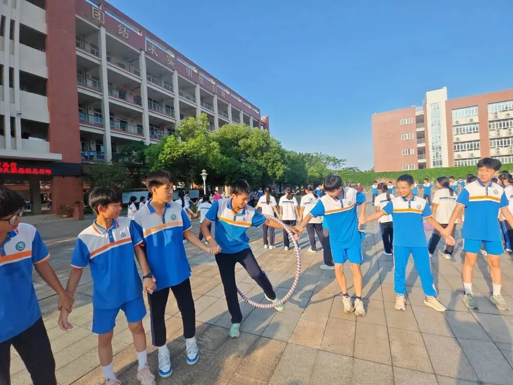 笑赢中考!石楼二中这场拓展活动助力初三学子轻装上阵-第4张图片-四季读书网