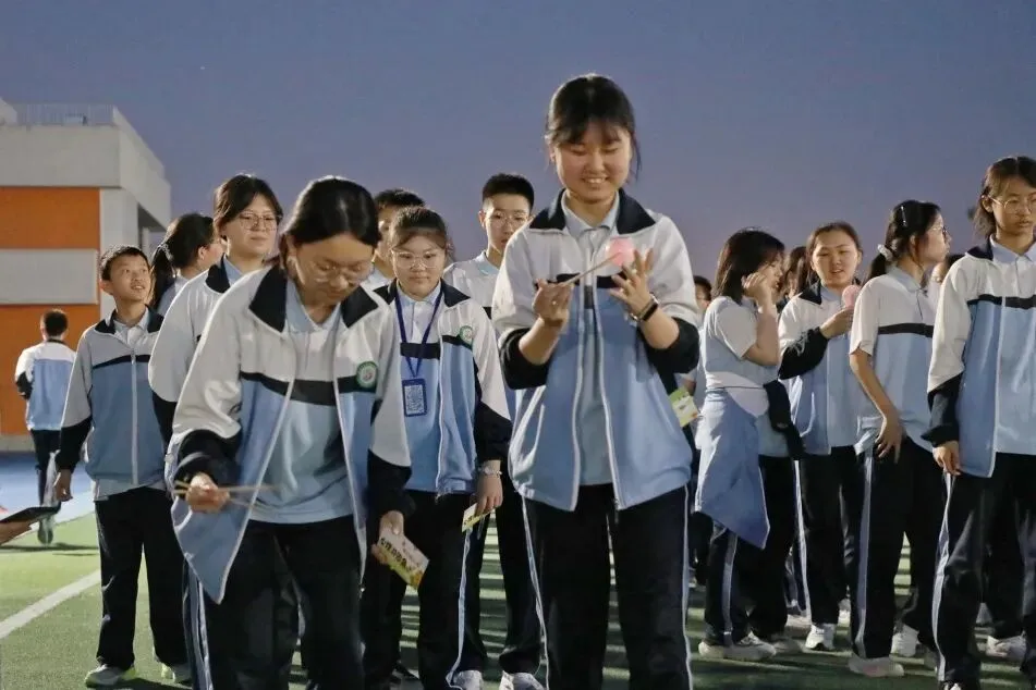 大脑休息室·中考充电站|九年级趣味减压赋能活动-第25张图片-四季读书网