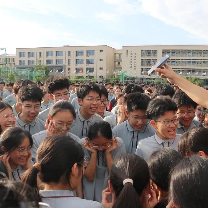 童真不落幕,中考再冲刺 | 塔山中学初三考前心理体育游园会圆满举行-第46张图片-四季读书网 童真不落幕,中考再冲刺 | 塔山中学初三考前心理体育游园会圆满举行-第46张图片-四季读书网
