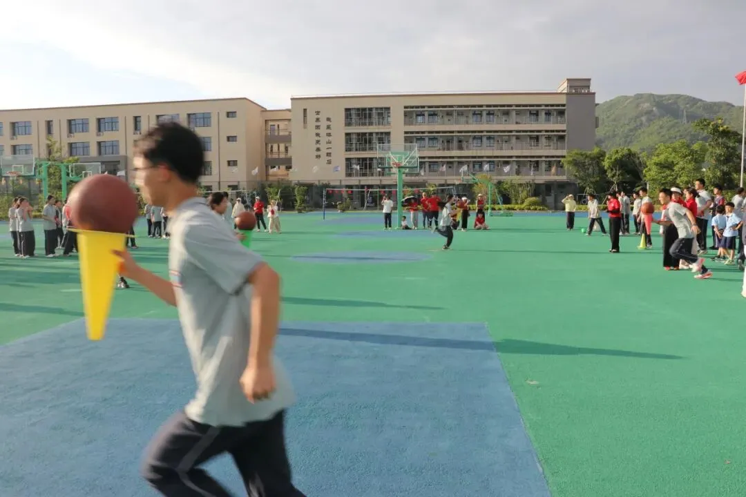 童真不落幕,中考再冲刺 | 塔山中学初三考前心理体育游园会圆满举行-第69张图片-四季读书网 童真不落幕,中考再冲刺 | 塔山中学初三考前心理体育游园会圆满举行-第69张图片-四季读书网