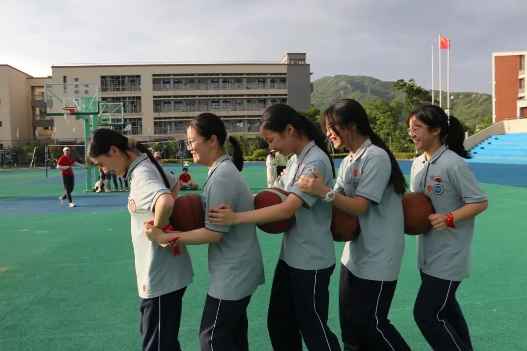 童真不落幕,中考再冲刺 | 塔山中学初三考前心理体育游园会圆满举行-第76张图片-四季读书网 童真不落幕,中考再冲刺 | 塔山中学初三考前心理体育游园会圆满举行-第76张图片-四季读书网