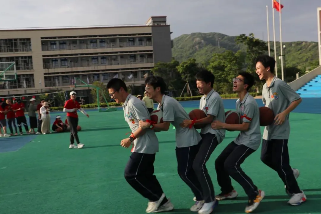 童真不落幕,中考再冲刺 | 塔山中学初三考前心理体育游园会圆满举行-第77张图片-四季读书网 童真不落幕,中考再冲刺 | 塔山中学初三考前心理体育游园会圆满举行-第77张图片-四季读书网