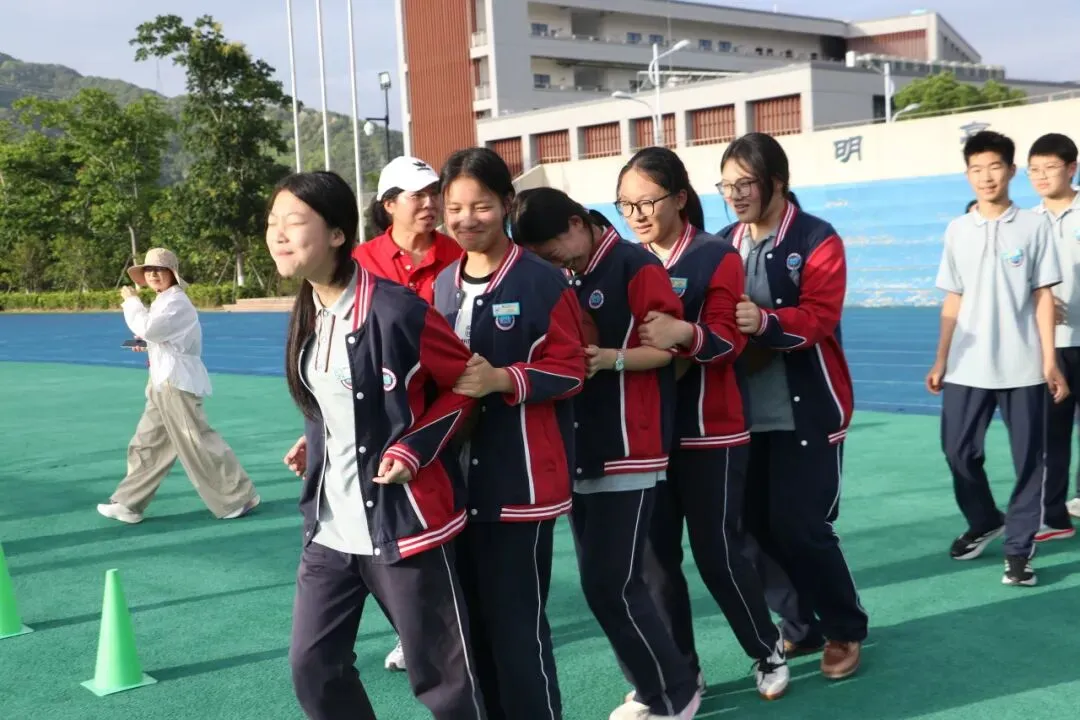 童真不落幕,中考再冲刺 | 塔山中学初三考前心理体育游园会圆满举行-第78张图片-四季读书网 童真不落幕,中考再冲刺 | 塔山中学初三考前心理体育游园会圆满举行-第78张图片-四季读书网