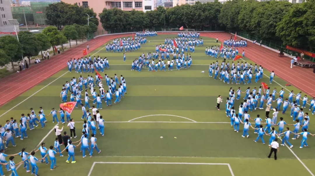 凝心聚力鼓干劲 暖心护航助中考 ——富宁县新华镇中心学校开展九年级考前减压活动-第13张图片-四季读书网