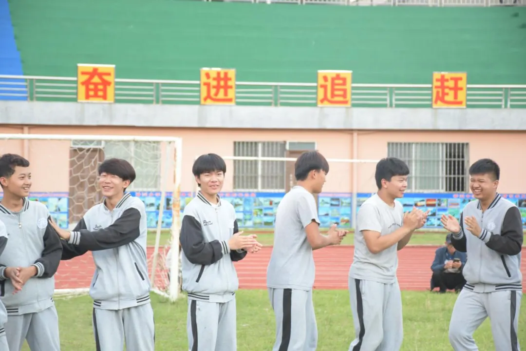 凝心聚力战中考 赋能青春向未来——普洱中学2026届初三中考赋能素质拓展训练活动圆满落幕-第15张图片-四季读书网