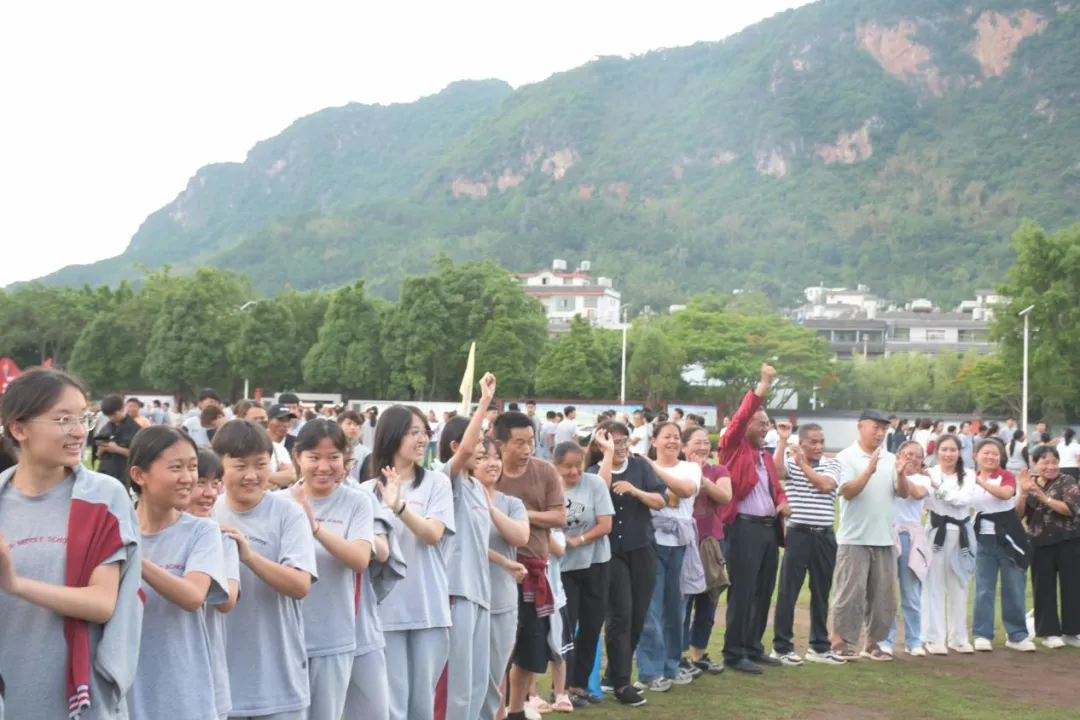 凝心聚力战中考 赋能青春向未来——普洱中学2026届初三中考赋能素质拓展训练活动圆满落幕-第17张图片-四季读书网