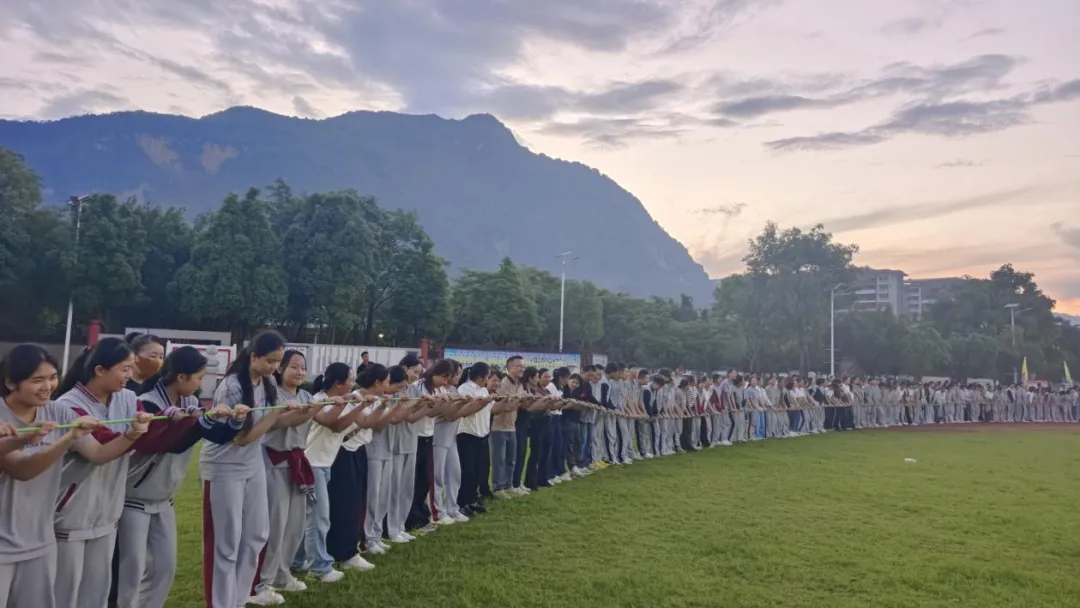 凝心聚力战中考 赋能青春向未来——普洱中学2026届初三中考赋能素质拓展训练活动圆满落幕-第27张图片-四季读书网