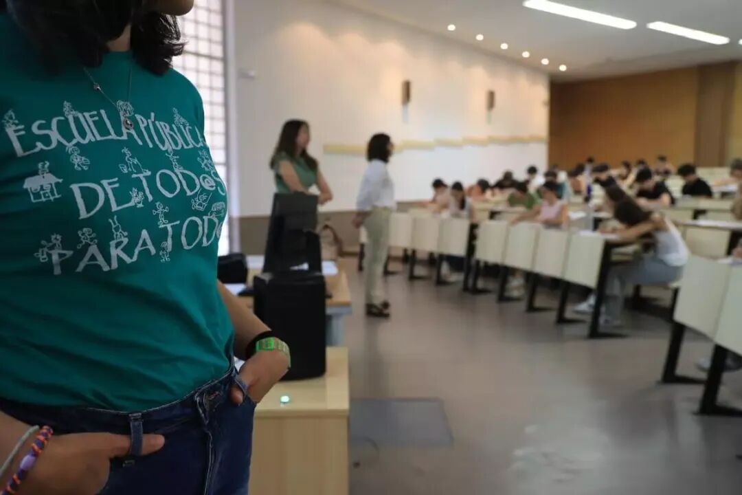 西东南高考真题曝光,看看他们语文考啥?-第3张图片-四季读书网