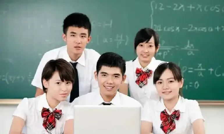 高三三模考300分,真实相当于高考多少分?-第9张图片-四季读书网