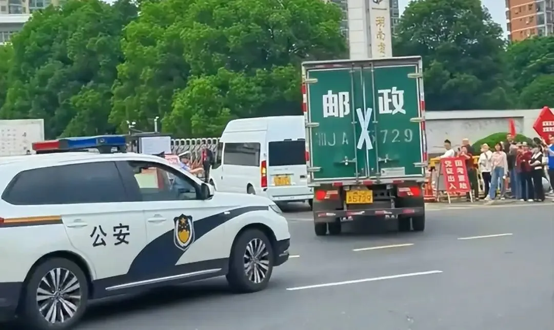 为什么一张高考试卷,居然能被中国护到国家绝密的级别?-第2张图片-四季读书网 为什么一张高考试卷,居然能被中国护到国家绝密的级别?-第2张图片-四季读书网