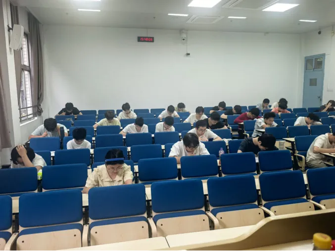 四六级模拟考来袭!全真演练,助力高分过级-第3张图片-四季读书网