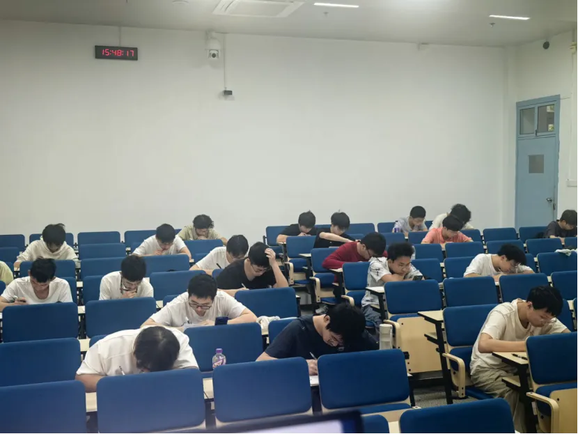 四六级模拟考来袭!全真演练,助力高分过级-第8张图片-四季读书网