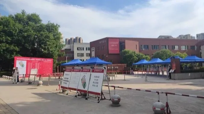 2003年,有人偷了高考试卷,全国考生数学崩塌——但对有些人却是机会,比如我-第2张图片-四季读书网