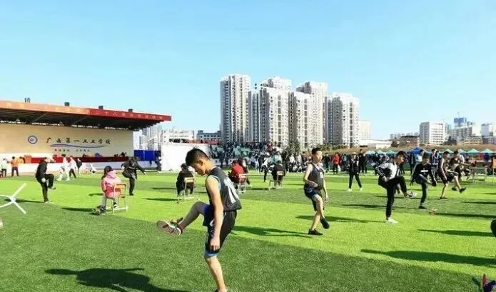 中考分数不理想怎么择校?2026广西第一工业学校公办中职免学费,升学就业双向稳妥-第1张图片-四季读书网