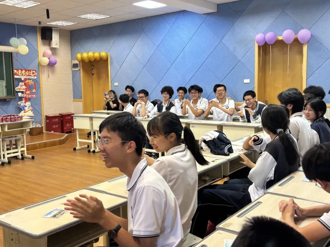 坎门一中丨击鼓扬帆 决胜中考——我校304班开展中考励志活动-第15张图片-四季读书网