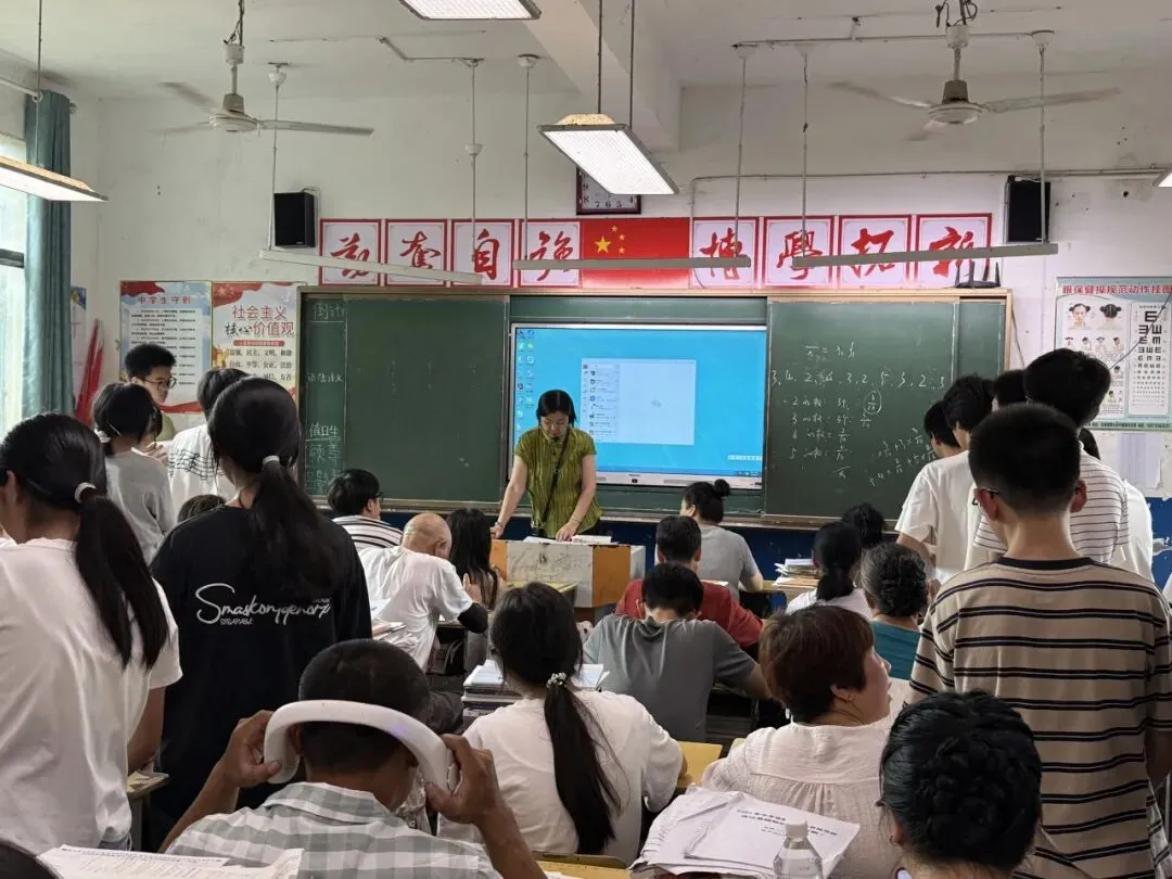 携手护航中考路 精准填报助圆满——五峰铺镇青云中学九年级志愿填报专题家长会圆满召开-第37张图片-四季读书网