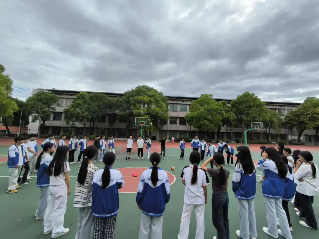 【立德树人】笑赢中考,轻装上阵 ——桂阳八中初三年级中考减压活动-第17张图片-四季读书网