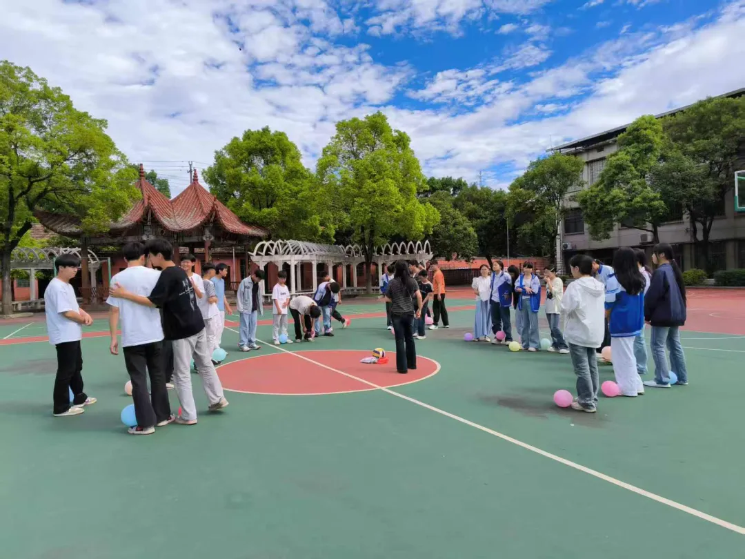 【立德树人】笑赢中考,轻装上阵 ——桂阳八中初三年级中考减压活动-第18张图片-四季读书网