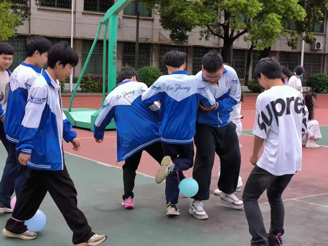 【立德树人】笑赢中考,轻装上阵 ——桂阳八中初三年级中考减压活动-第20张图片-四季读书网