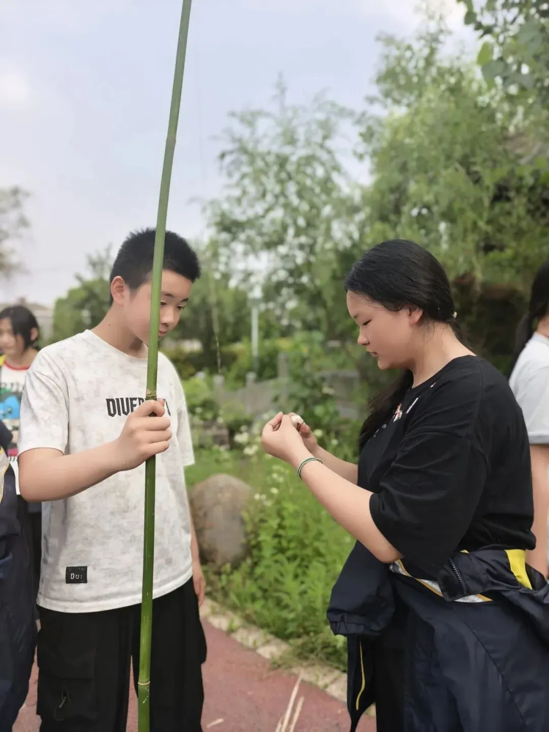 解压释负暖校园,凝心聚力迎中考——程桥初中九年级“和畅”龙虾节圆满举行-第30张图片-四季读书网