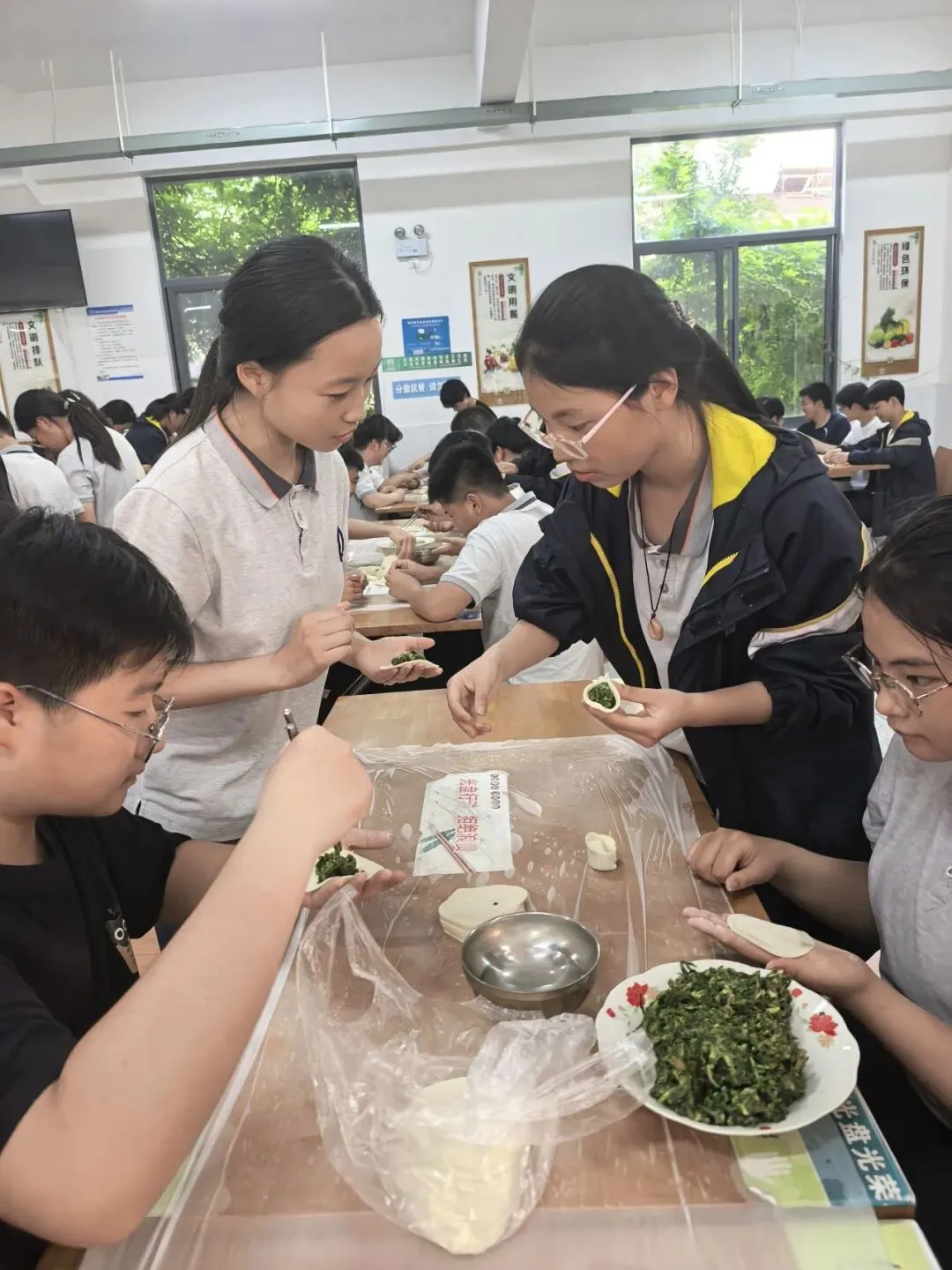 解压释负暖校园,凝心聚力迎中考——程桥初中九年级“和畅”龙虾节圆满举行-第35张图片-四季读书网