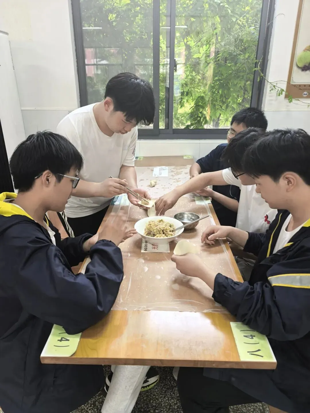 解压释负暖校园,凝心聚力迎中考——程桥初中九年级“和畅”龙虾节圆满举行-第42张图片-四季读书网