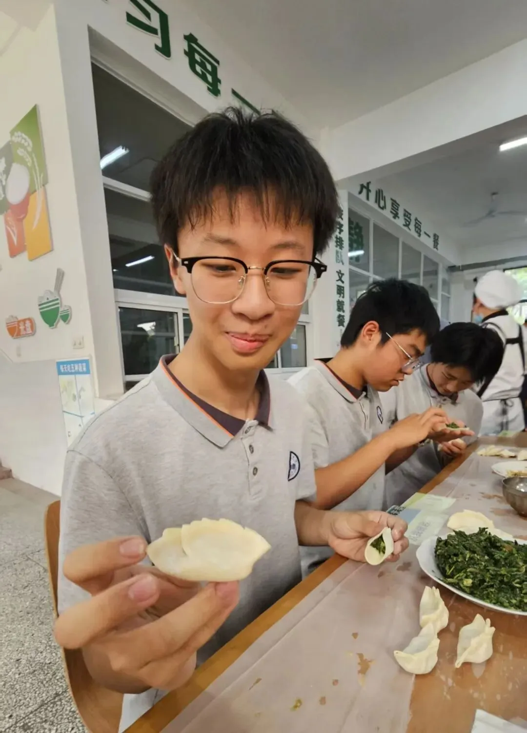 解压释负暖校园,凝心聚力迎中考——程桥初中九年级“和畅”龙虾节圆满举行-第49张图片-四季读书网