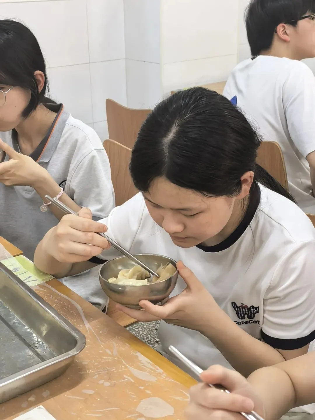 解压释负暖校园,凝心聚力迎中考——程桥初中九年级“和畅”龙虾节圆满举行-第51张图片-四季读书网