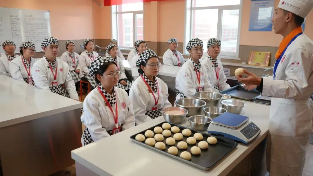 陕西中考倒计时!无缘普高不用愁,技能成才新赛道就在神木大乌烹饪技工学校-第8张图片-四季读书网
