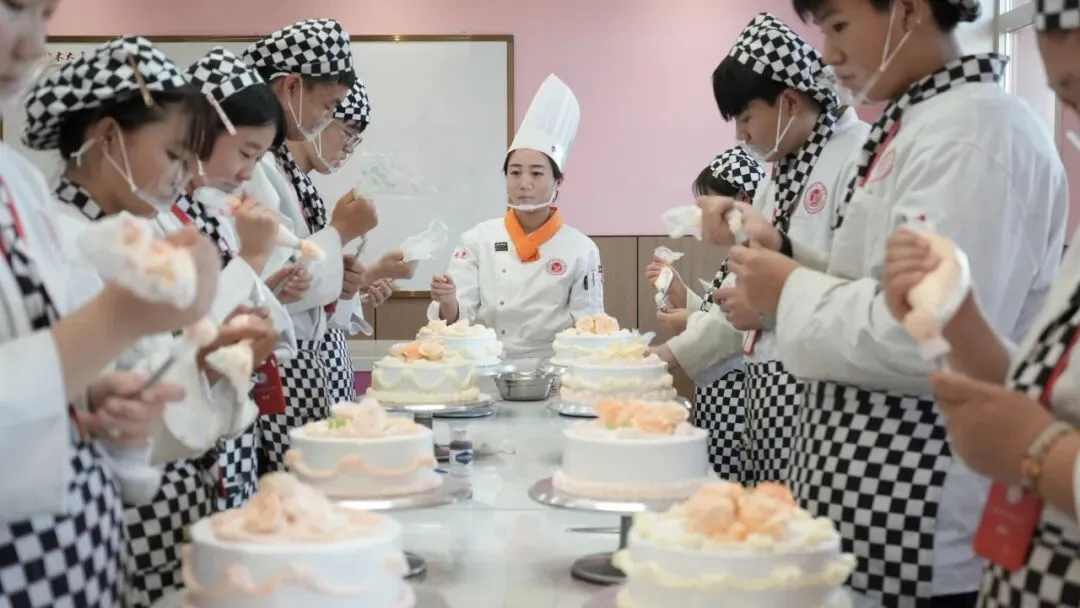 陕西中考倒计时!无缘普高不用愁,技能成才新赛道就在神木大乌烹饪技工学校-第9张图片-四季读书网