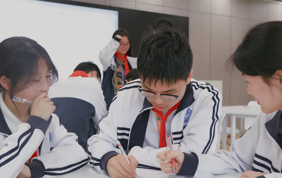 中考落榜、没能被心仪高中录取,不甘心将就择校?想要再战中考,复读流程该怎么安排?来盛湖一站式帮您理清政策、办妥手续,圆梦目标普高-第3张图片-四季读书网