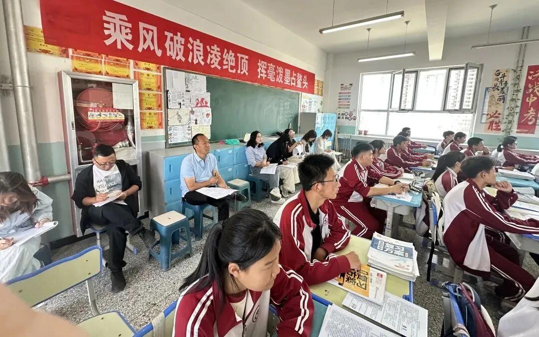市教研室莅临我校开展中考备考专项视导-第5张图片-四季读书网