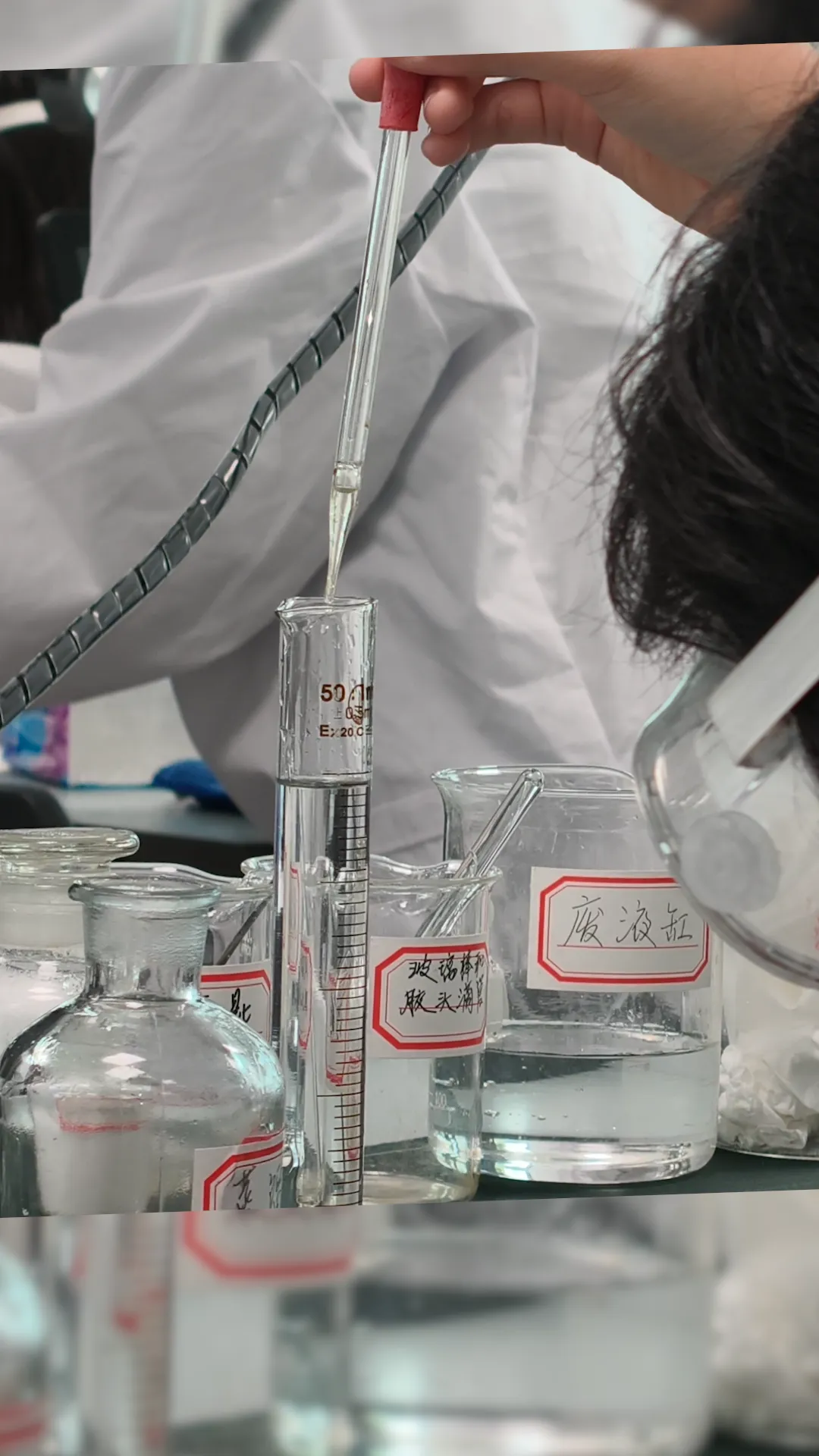 20分差距!实验操作考试或成中考复读生弱项?-第3张图片-四季读书网