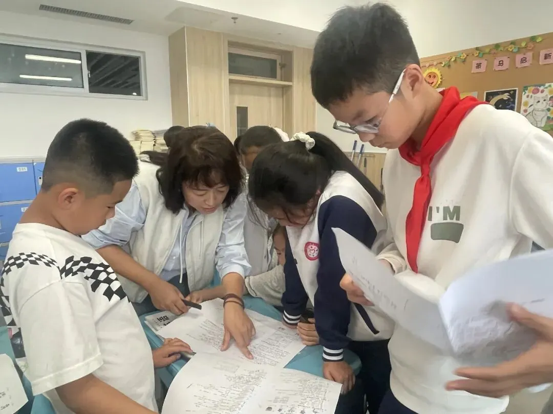 研磨课堂提素养,讲评试卷促精进——李沧区英语教研员姜伟娜老师莅临我校开展示范课教研活动-第25张图片-四季读书网