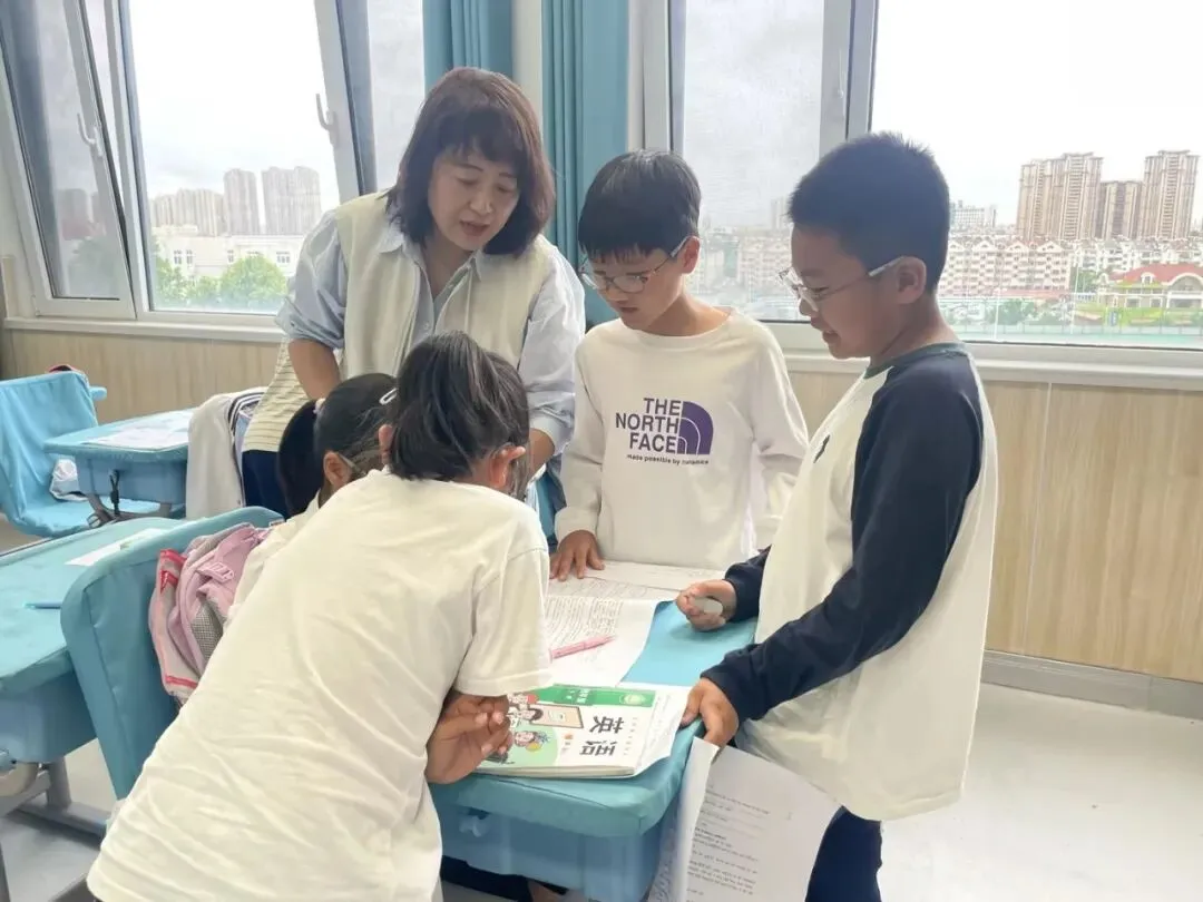 研磨课堂提素养,讲评试卷促精进——李沧区英语教研员姜伟娜老师莅临我校开展示范课教研活动-第27张图片-四季读书网