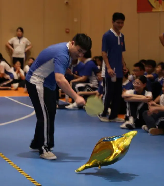 轻松运动聚力,欢趣逐梦中考——航瑞中学初三年级趣味减压运动会回顾-第15张图片-四季读书网
