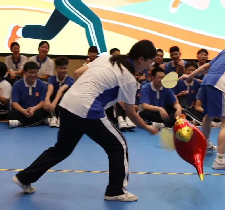 轻松运动聚力,欢趣逐梦中考——航瑞中学初三年级趣味减压运动会回顾-第16张图片-四季读书网