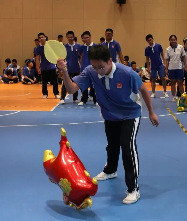 轻松运动聚力,欢趣逐梦中考——航瑞中学初三年级趣味减压运动会回顾-第17张图片-四季读书网