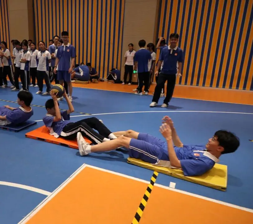 轻松运动聚力,欢趣逐梦中考——航瑞中学初三年级趣味减压运动会回顾-第30张图片-四季读书网
