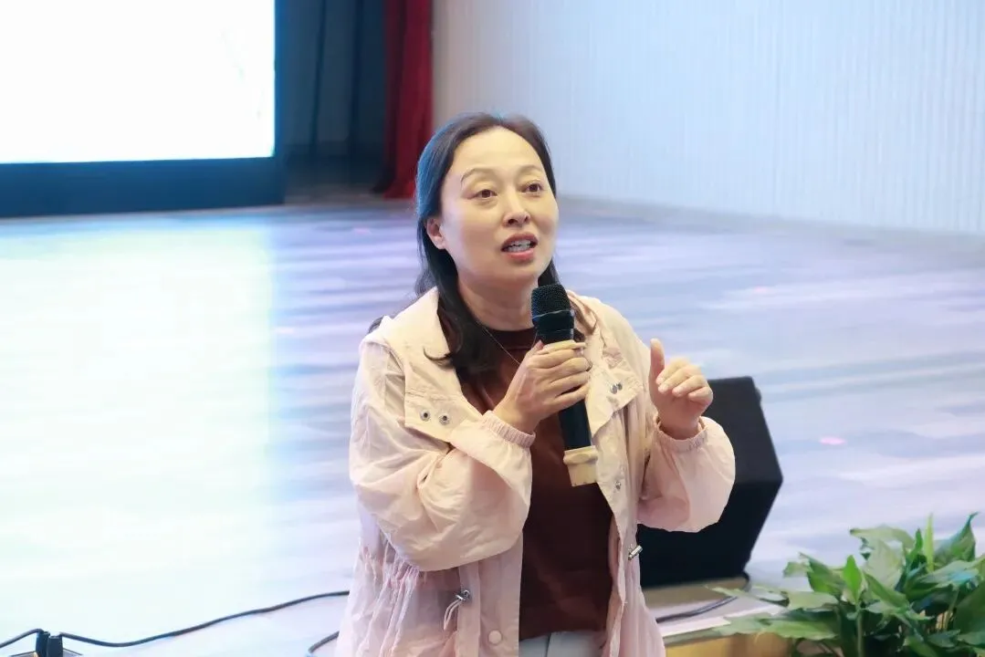 精准研思谋高效 凝心聚力战中考——奉贤区九年级数学复习教研活动在师大附中举行-第29张图片-四季读书网