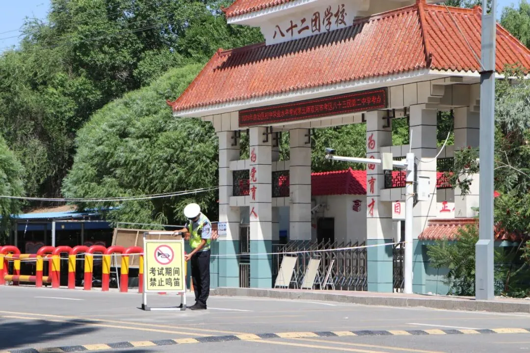 2025中考落幕,塔斯海公安交警“交卷”!-第7张图片-四季读书网