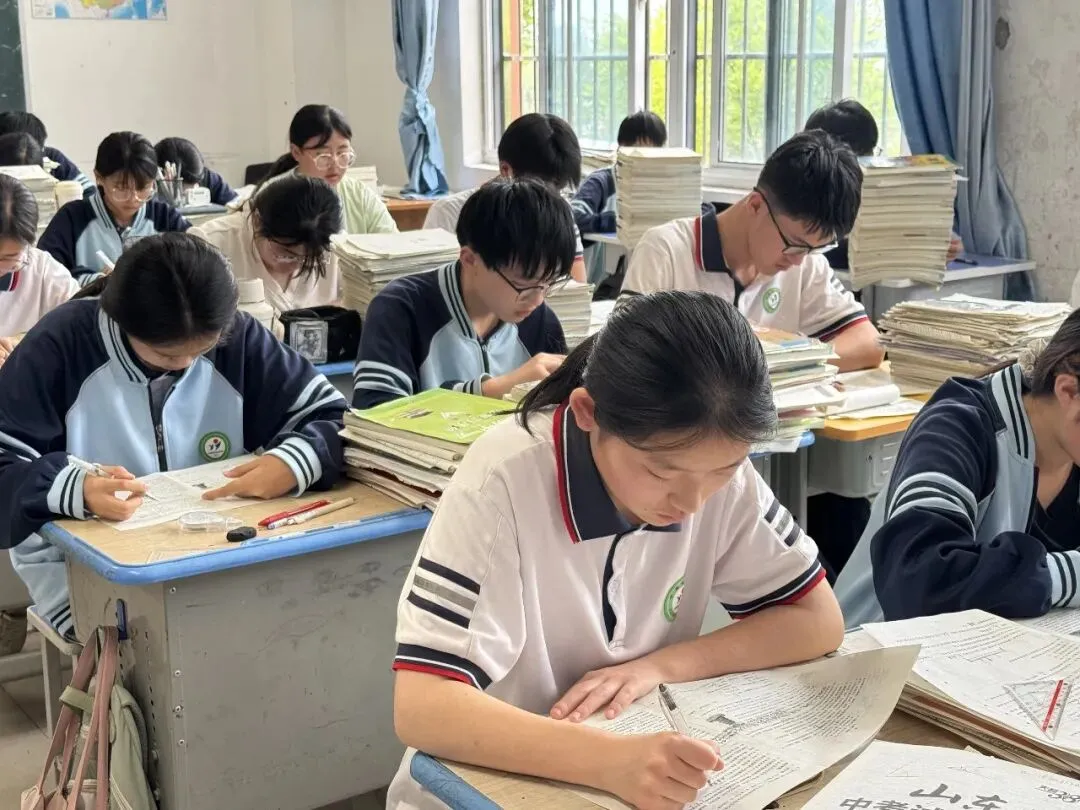 于集镇:中考冲刺精准发力,师生同心科学备考-第2张图片-四季读书网