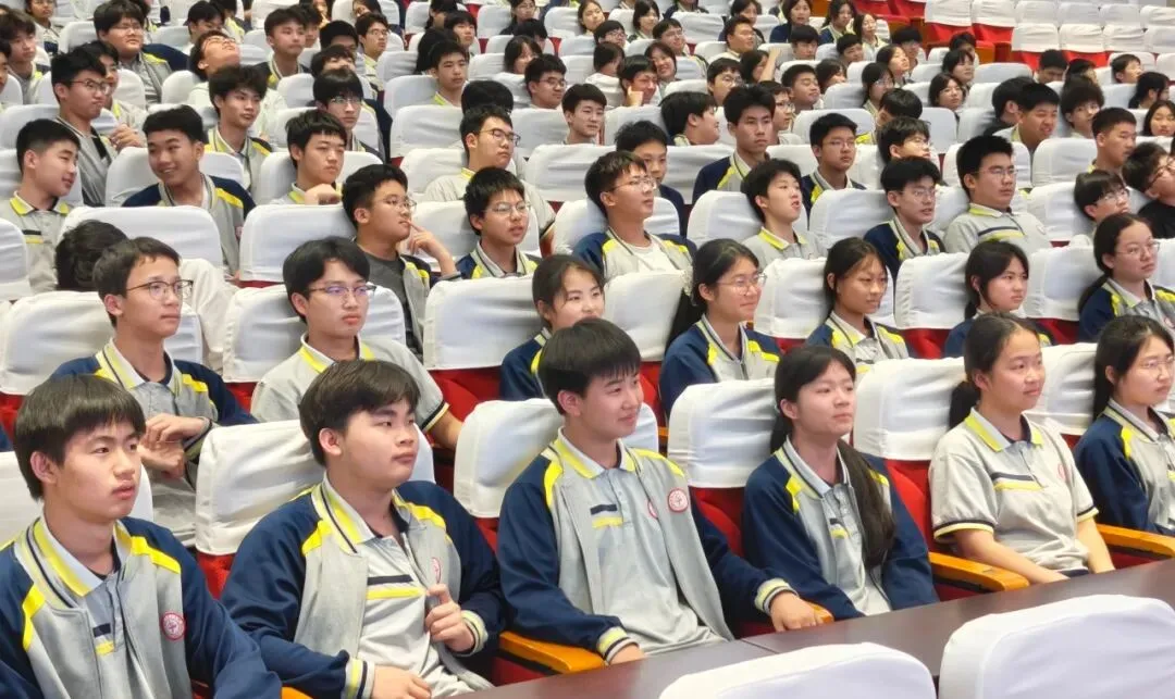 青春十中@心定则题顺,从容赴中考 —— 宜春十中校团委开展考前心理关爱专题讲座-第10张图片-四季读书网