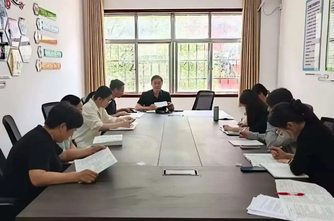 【润行】砺兵蓄力迎盛夏 奋楫扬帆战中考——郯城县育才中学召开二轮成绩分析会商会-第5张图片-四季读书网