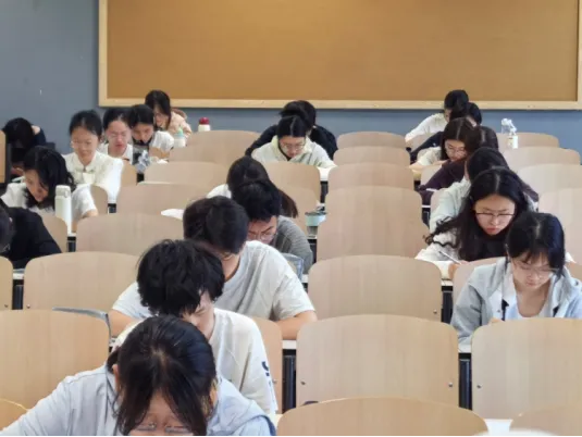 以考促学,高分可期 | 四级模拟考试活动顺利举行-第3张图片-四季读书网