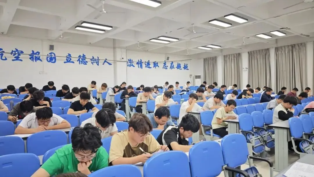 学风建设|实战演练蓄力备考,四级模考顺利举行-第3张图片-四季读书网