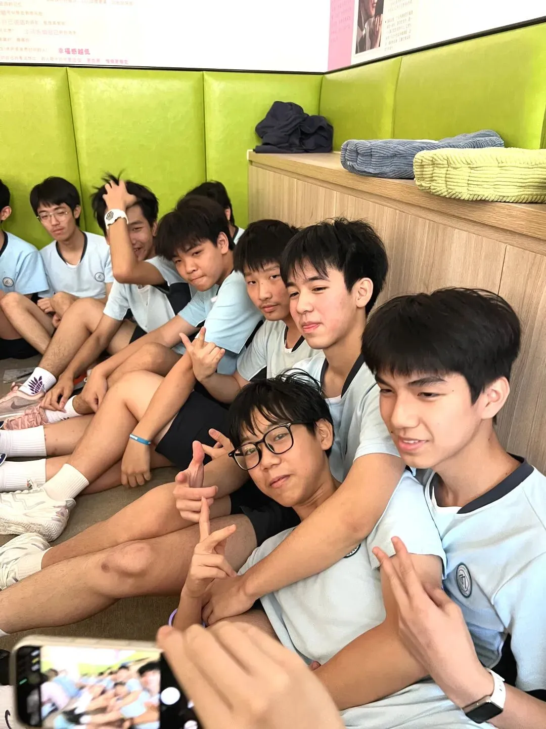 中考倒计时,别人刷题,我们开麦,用一首歌治愈奋力前行的自己-第17张图片-四季读书网
